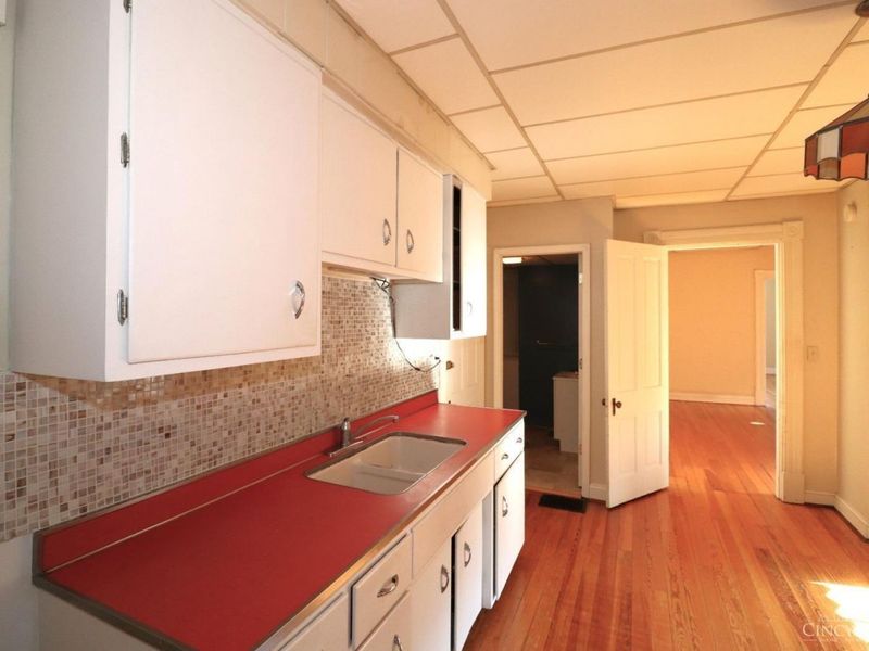 2462 Fairview Avenue, Cincinnati, OH 45219 Photo 14