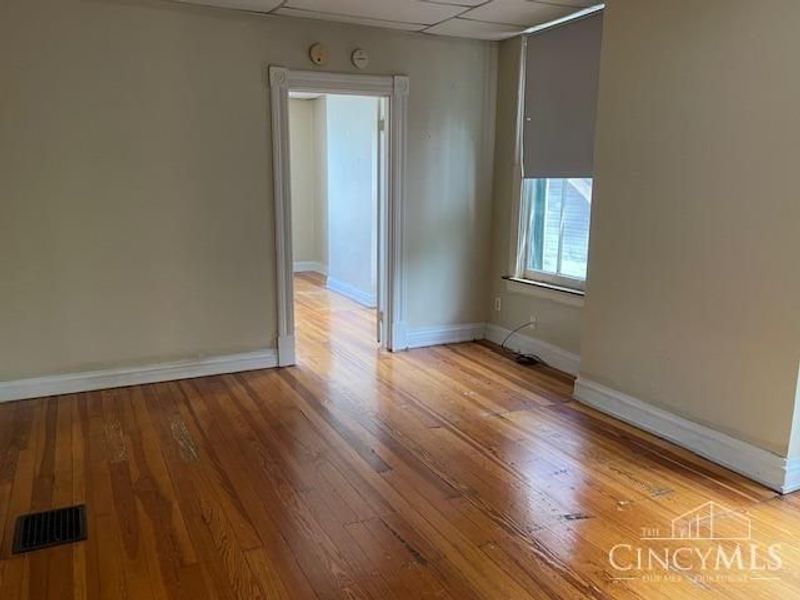 2462 Fairview Avenue, Cincinnati, OH 45219 Photo 6