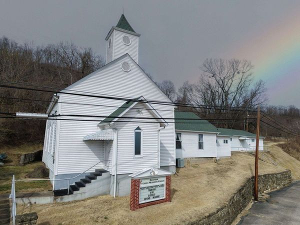 689 County Road 3, Chesapeake, OH 45619