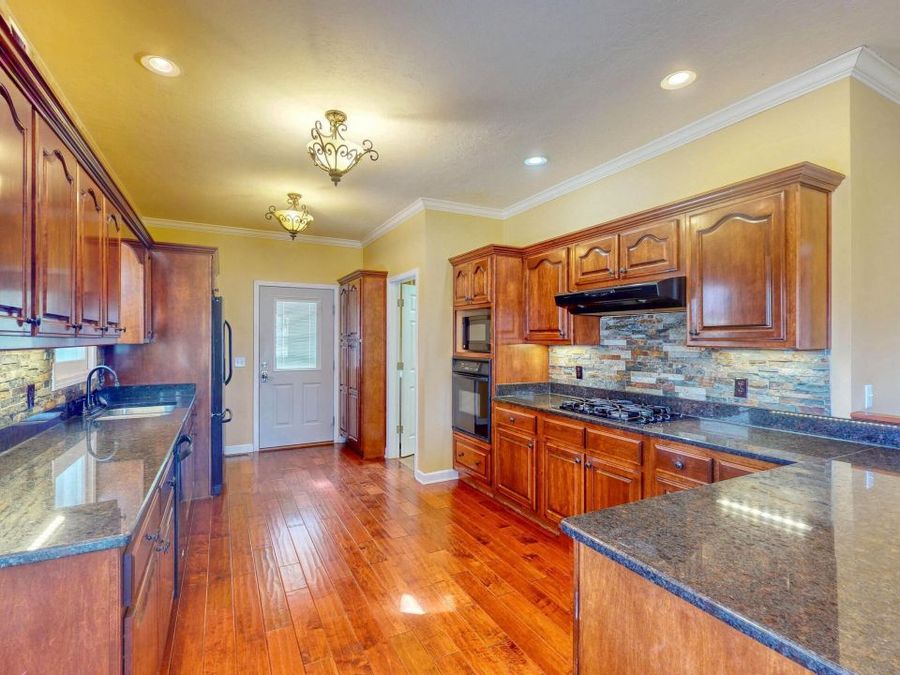 Property Image 16
