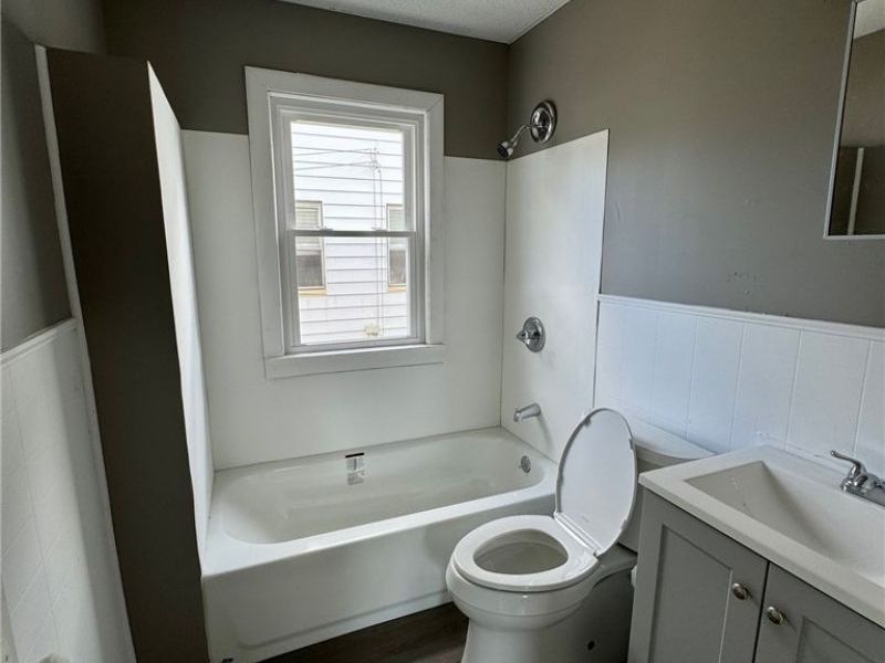 4748 E 94th Street, Cleveland, OH 44125 Photo 5