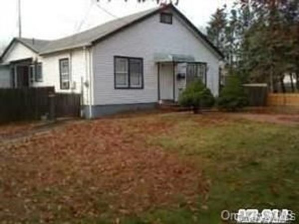 164 Miller Road , Oyster Bay, NY 11801