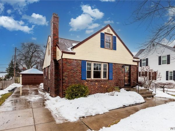 11 Colvinhurst Drive, Buffalo, NY 14223