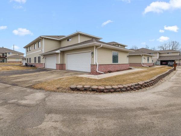 330 Brookside DRIVE, Unit 4, Mayville, WI 53050