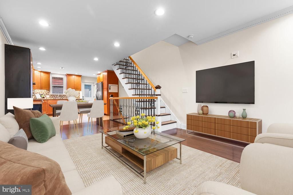 1629 S Iseminger Street, Philadelphia, PA 19148 Main Photo