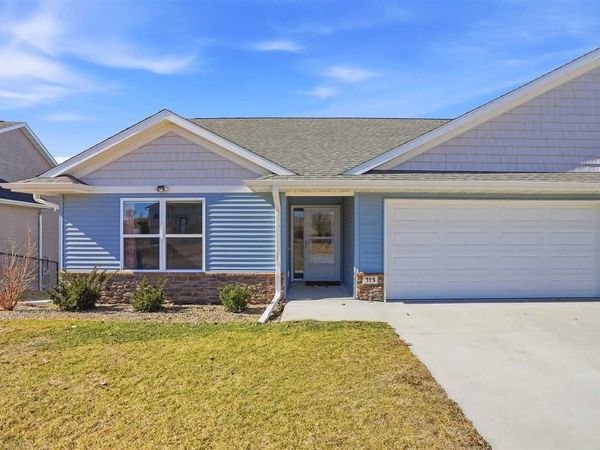313 James Blvd, Oxford, IA 52322