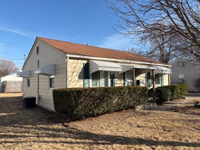 968 40th Street, Moline, IL 61265 Main Photo