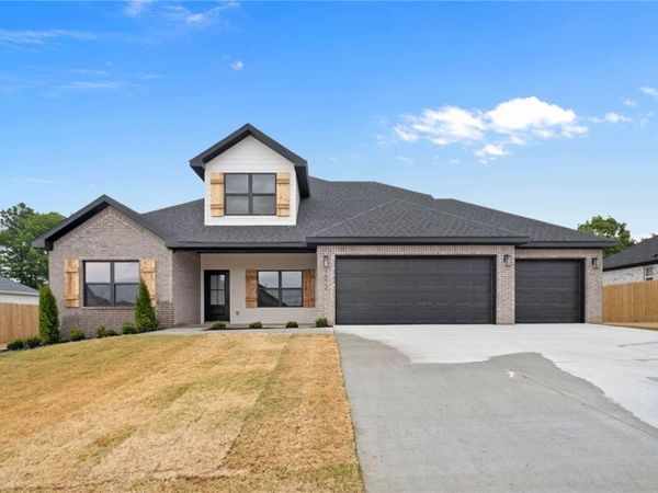 7872 Teton Trail Avenue, Springdale, AR 72762