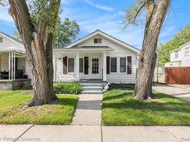 8233 Meadow Avenue, Warren, MI 48089