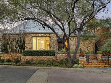 29 Saint Laurent Place, Dallas, TX 75225