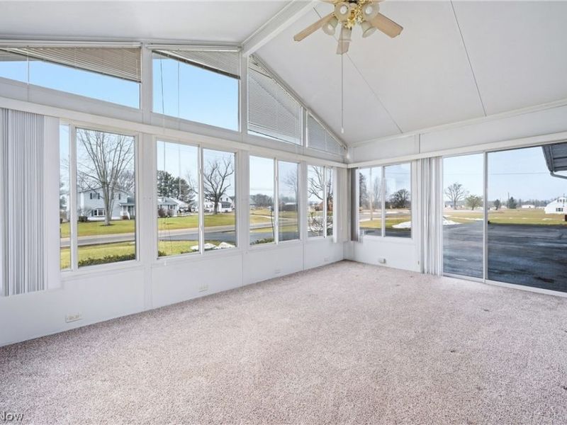 9106 Moulin Avenue NE, Alliance, OH 44601 Photo 2