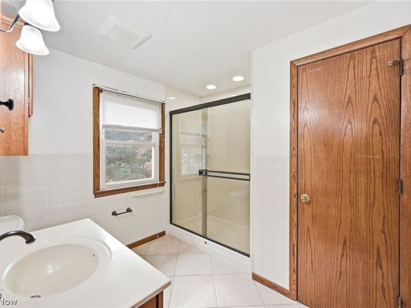 9106 Moulin Avenue NE, Alliance, OH 44601 Photo 20