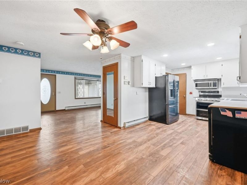 9106 Moulin Avenue NE, Alliance, OH 44601 Photo 6