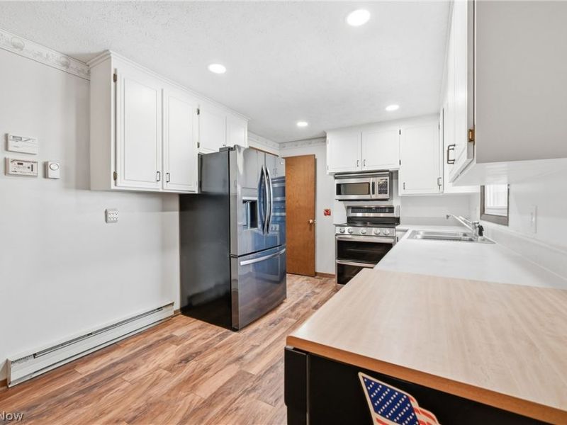 9106 Moulin Avenue NE, Alliance, OH 44601 Photo 8