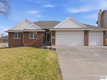 5123 N 140 Street, Omaha, NE 68164