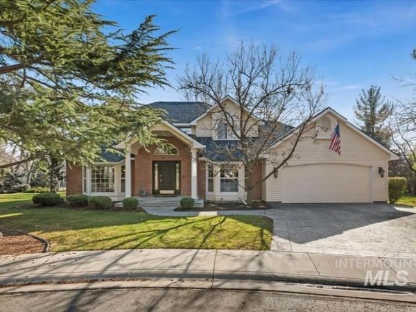 395 E Woodlander Ct, Eagle, ID 83616