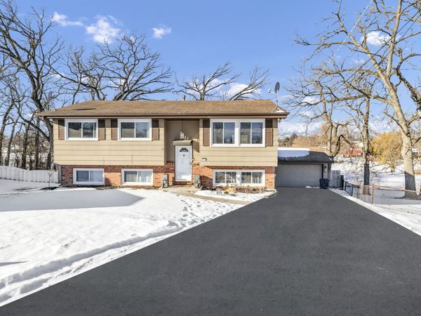 1809 Maplewood Court, Lindenhurst, IL 60046