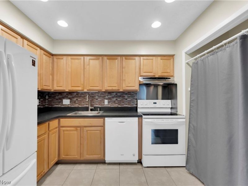 985 Canyon View Road, Unit 108-D, Northfield, OH 44067 Photo 8