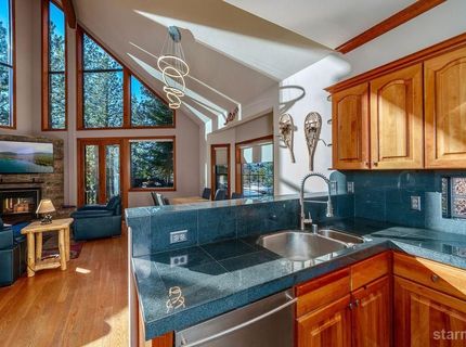 1919 Apalachee Drive, South Lake Tahoe, CA 96150 Photo