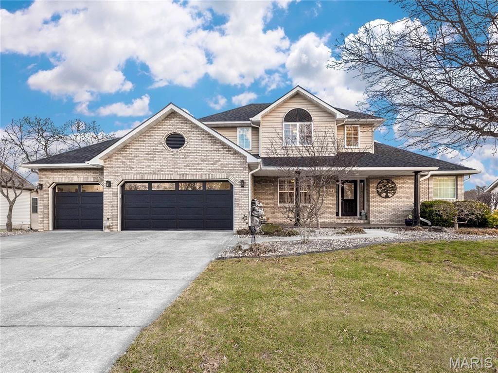 124 Taylor Lake Dr, Troy, IL 62294 Main Photo