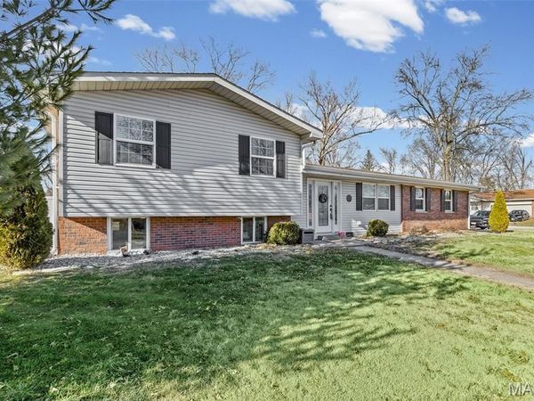 340 Venus Drive, Godfrey, IL 62035