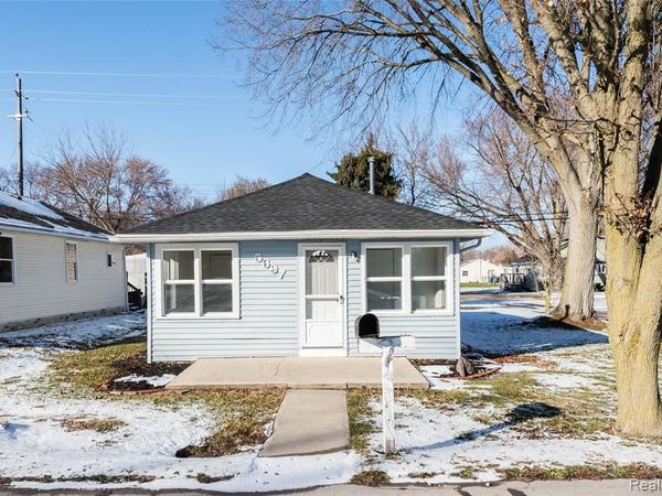 5697 Venice Road, Frenchtown Twp, MI 48166