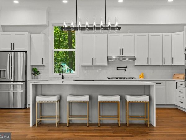 811 SLIGO CREEK PARKWAY , TAKOMA PARK, MD 20912