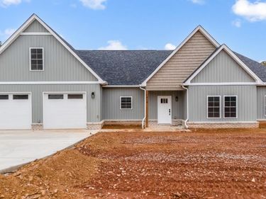 15 Somerset Drive, Appomattox, VA 24522