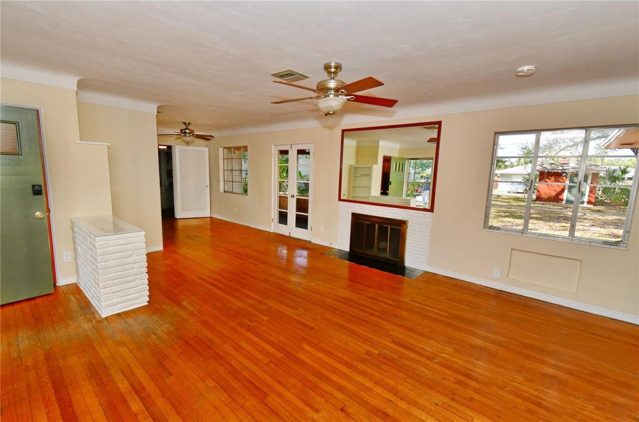 5435 5th Avenue S, Saint Petersburg, FL 33707 Photo