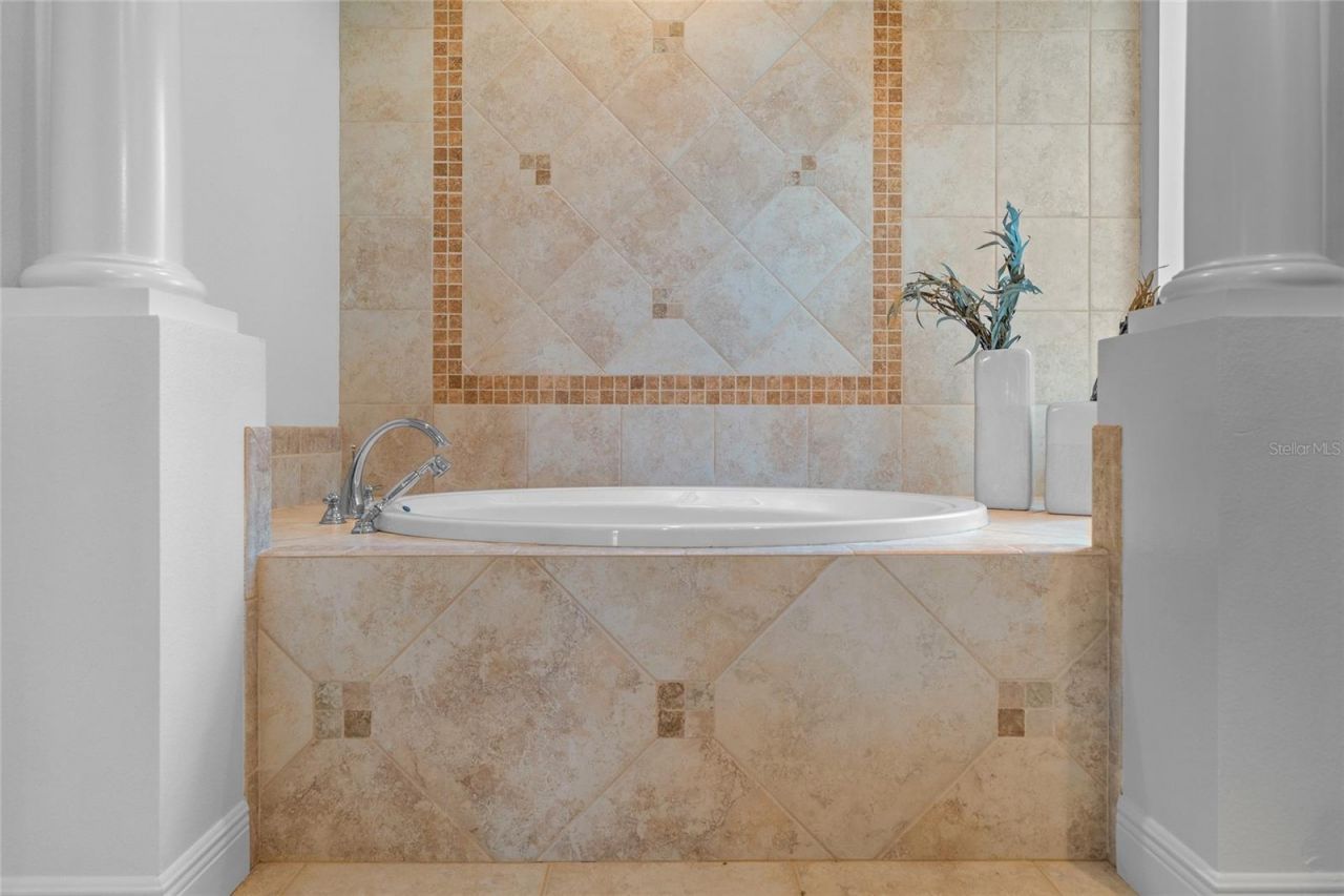 4003 Hawk Island Drive, Bradenton, FL 34208 Photo