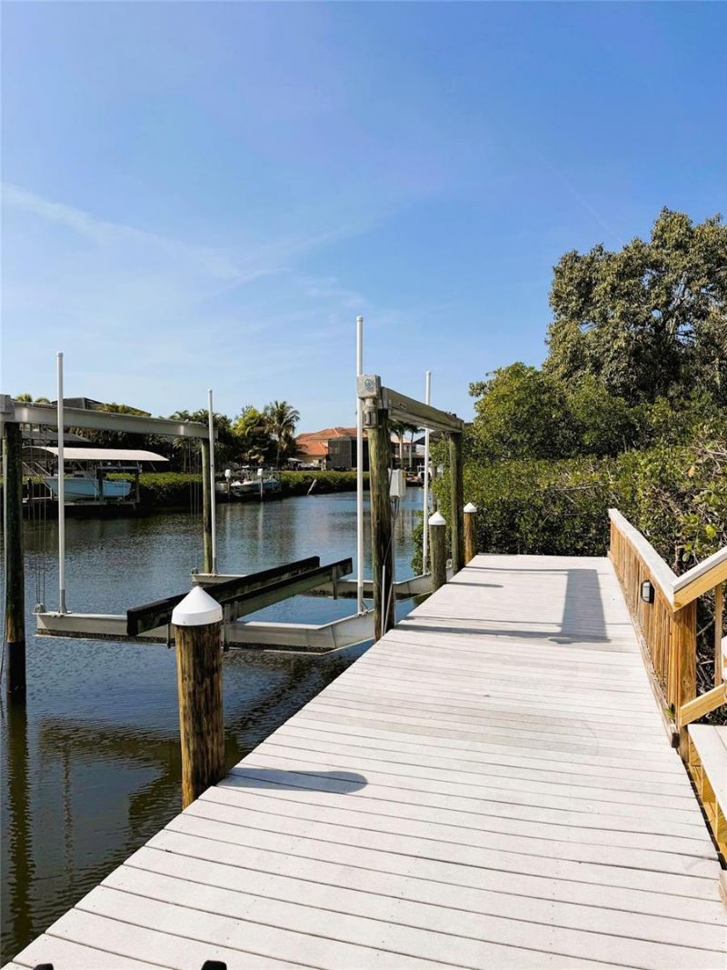 4003 Hawk Island Drive, Bradenton, FL 34208 Photo