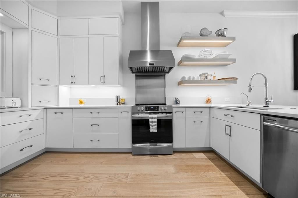 443 8th Ave S, Unit 104, Naples, FL 34102 Photo