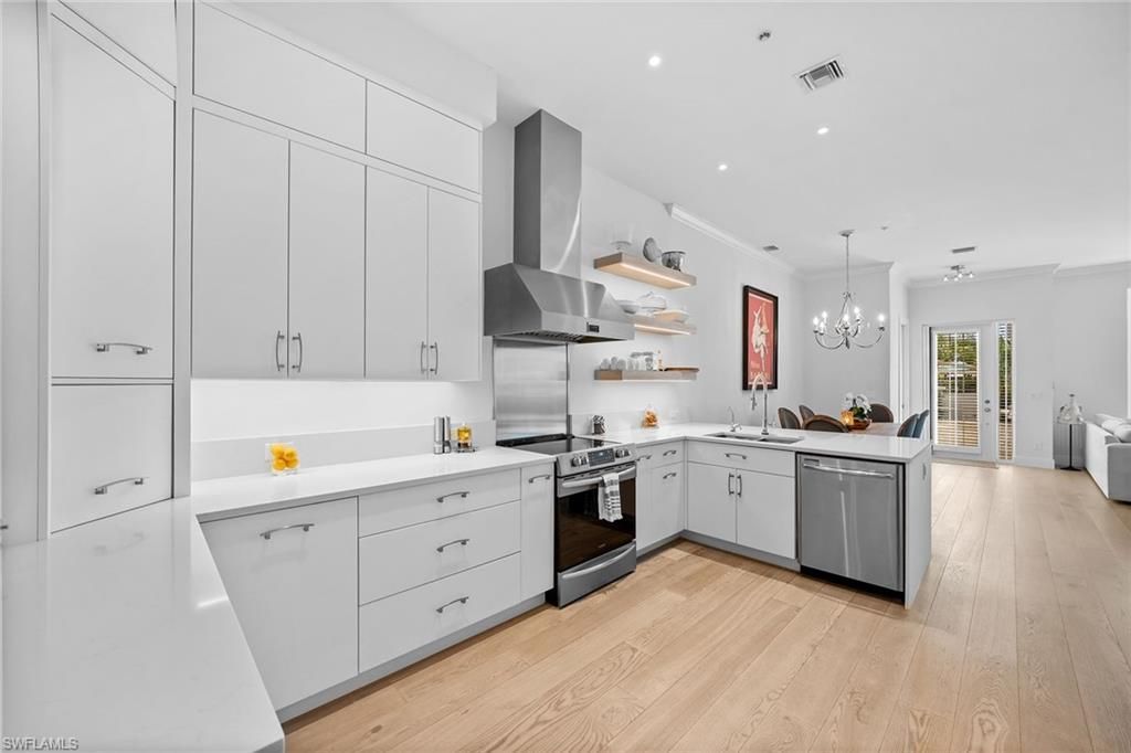 443 8th Ave S, Unit 104, Naples, FL 34102 Photo