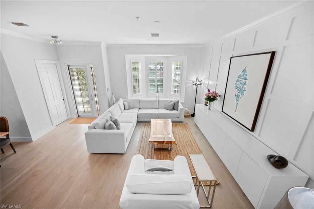 443 8th Ave S, Unit 104, Naples, FL 34102 Photo