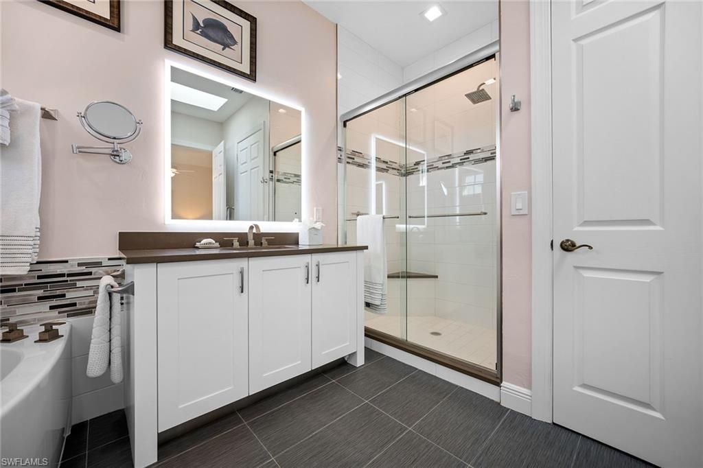 443 8th Ave S, Unit 104, Naples, FL 34102 Photo