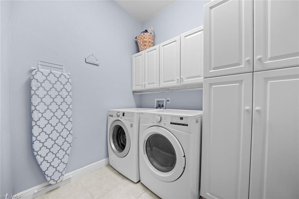 443 8th Ave S, Unit 104, Naples, FL 34102 Photo