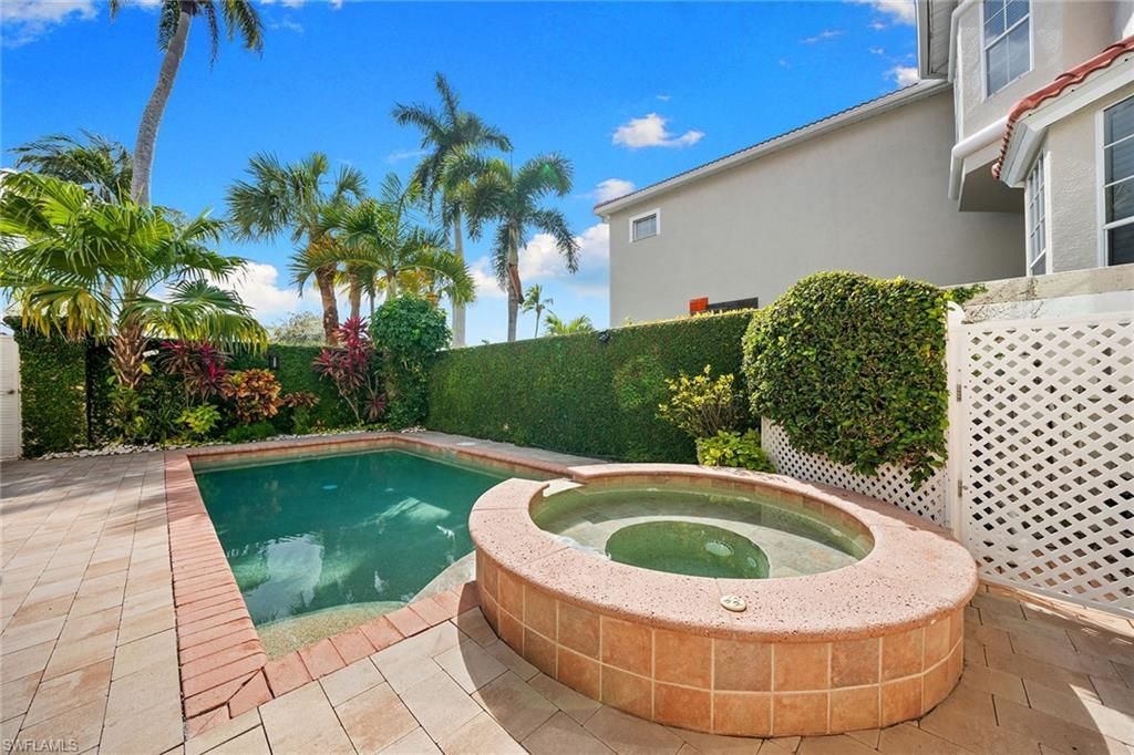 443 8th Ave S, Unit 104, Naples, FL 34102 Photo