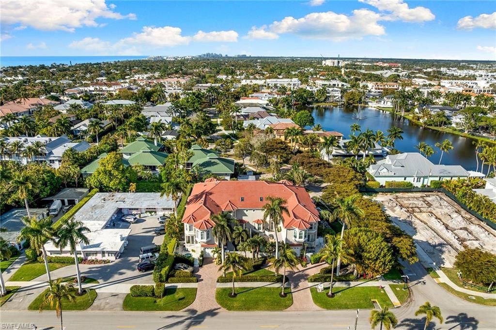 443 8th Ave S, Unit 104, Naples, FL 34102 Photo