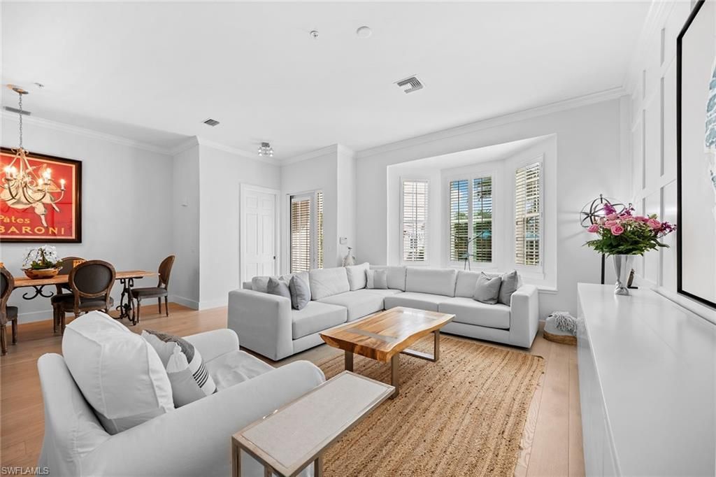 443 8th Ave S, Unit 104, Naples, FL 34102 Photo