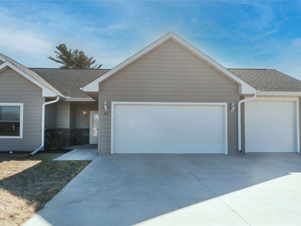 312 Coneflower Court, Monroe, IA 50170