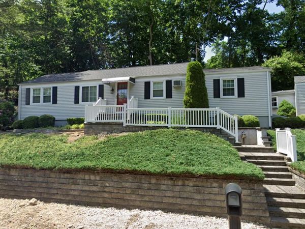 81 Oakside Road , Smithtown, NY 11787