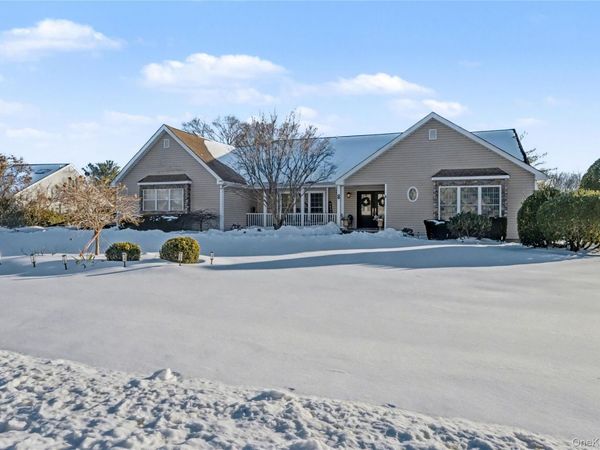 8 Paddock Drive, Fort Salonga, NY 11768