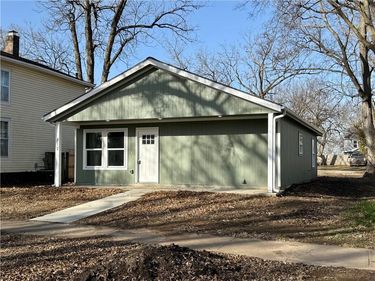 112 S Elm Street, Ottawa, KS 66067