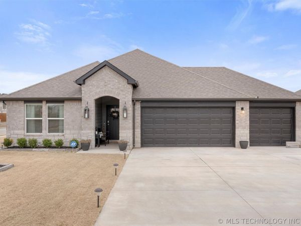 6423 Goldenrod Lane, Bartlesville, OK 74006
