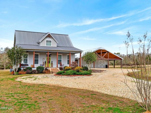20 Hawkins Drive, Carriere, MS 39426