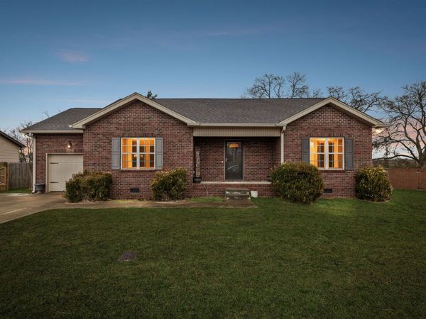 17 Andy Cir, Lebanon, TN 37087