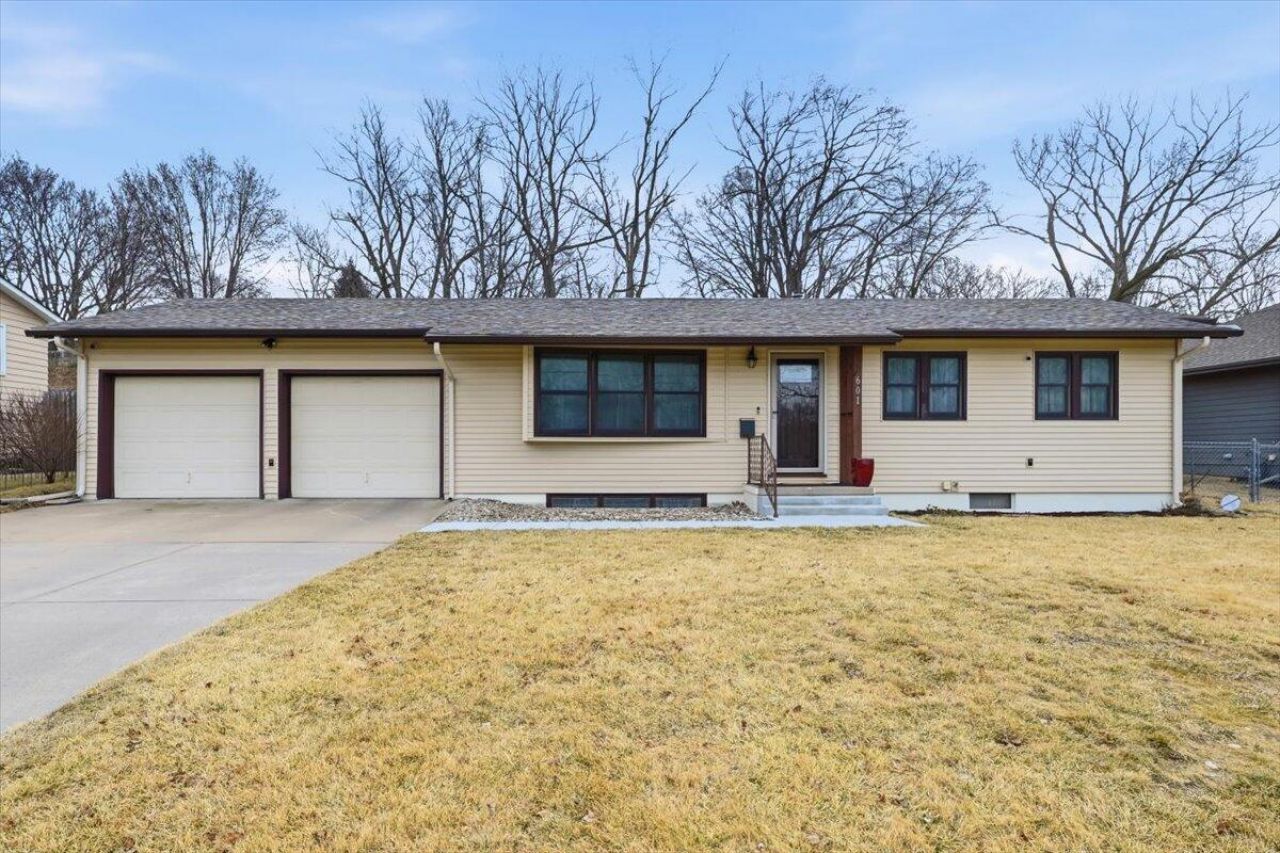 601 N Hazel Street, Glenwood, IA 51534 Main Photo