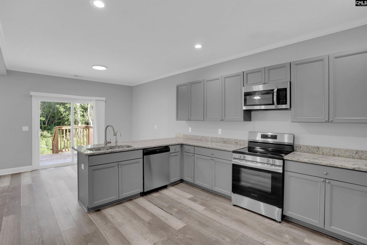 208 Brookhill W Street  Photo 12