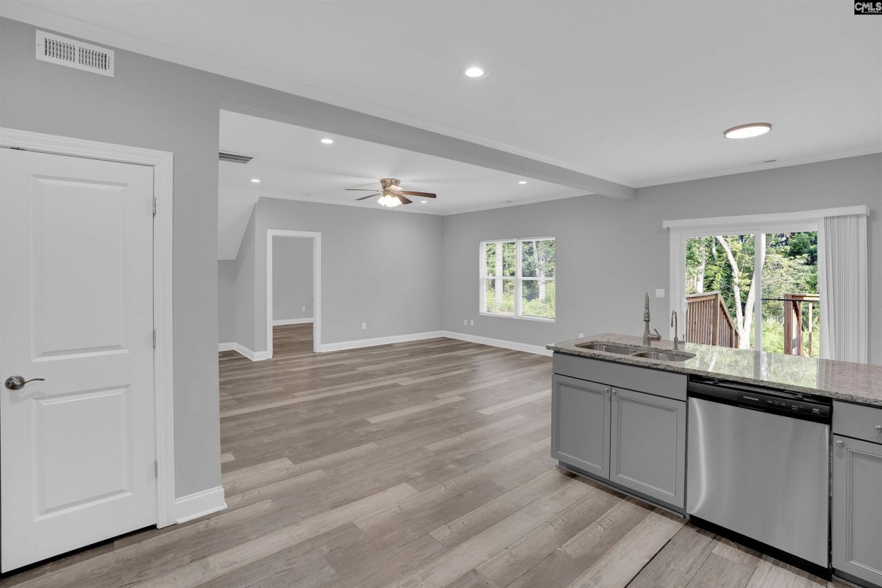 208 Brookhill W Street  Photo 13