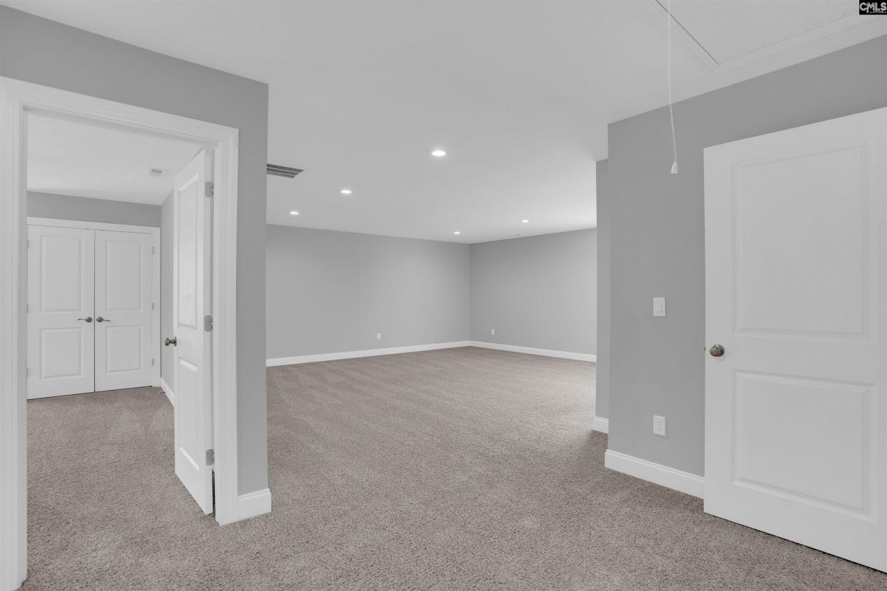 208 Brookhill W Street  Photo 32